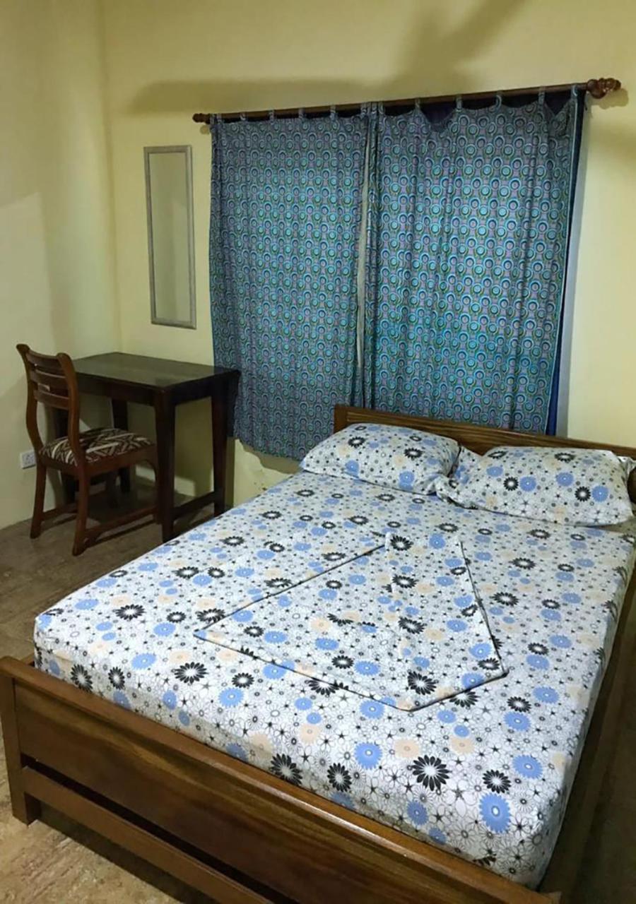 Twitter Paradise Ampeni Екстериор снимка